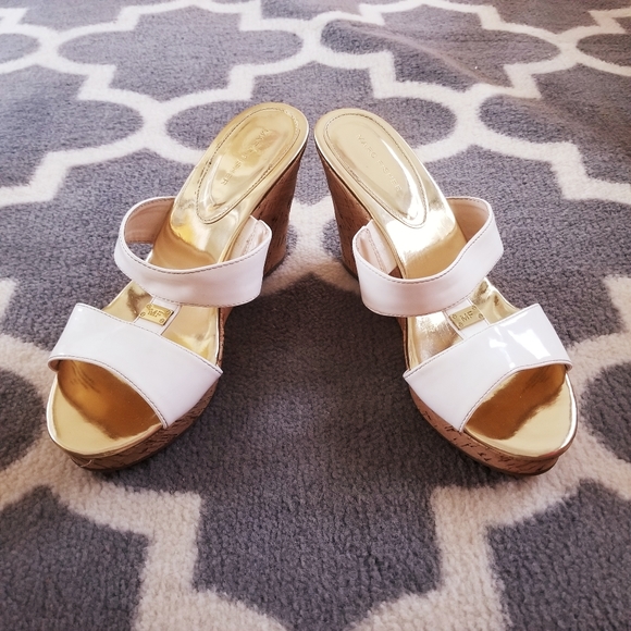 Marc Fisher "Wizard", White Patent & Cork Wedge Pl - Picture 8 of 11